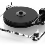 pro-ject-6-perspex-b - manuálny gramofón s  transparentnou základňou z organického skla a symetrickým výstupom