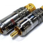 Nakamichi_RCA_0535 pár celokovových sťahovacích RCA cinch konektorov
