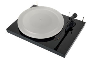 Pro-Ject-Debut-DC-III-Esprit-Piano-OM10 - manuálny gramofón pre začínajúcich audiofilov