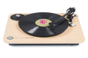 Elipson-Chroma-400-RIAA-BT - manuálny gramofón s remienkovým pohonom, RIAA predzosilňovačom a Bluetooth