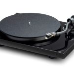 Pro-Ject-Debut-S-phono - manuálny gramofón s integrovaným vypínateľným predzosilňovačom, ramenom v tvare S a predinštalovanou prenoskou Sumiko Rainier