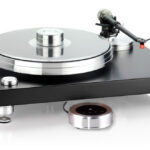 acoustic-solid-classic-wood-black-m2 - referenčný gramofón s ručnou výrobou v Nemecku