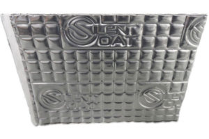 Silent Coat M2 -  samolepiaci tlmiaci materiál na báze polyméru zhutňovaného lepidlom a s hliníkovou vrstvou
